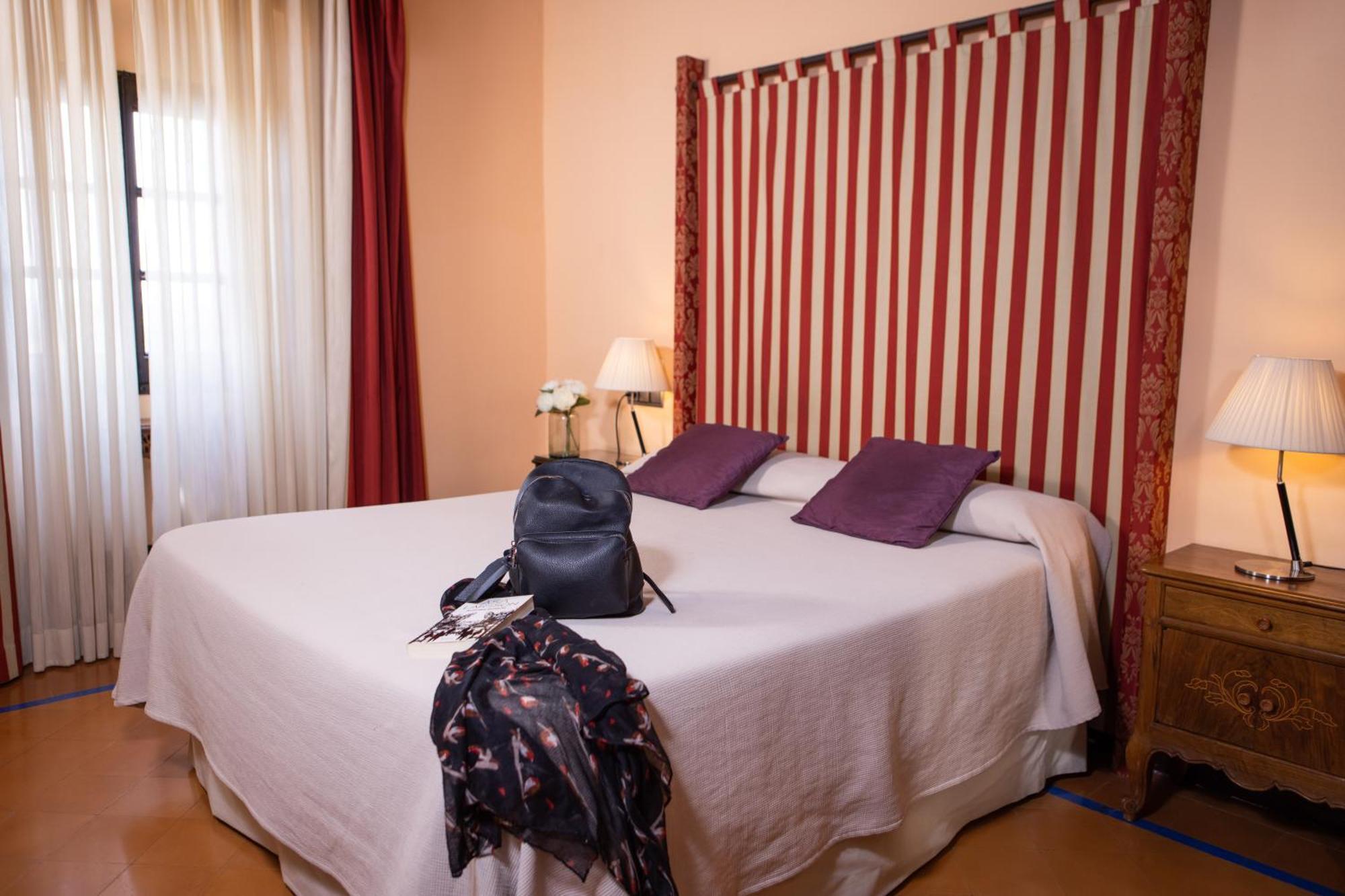 Rvhotels Palau Lo Mirador Torroella de Montgrí Δωμάτιο φωτογραφία